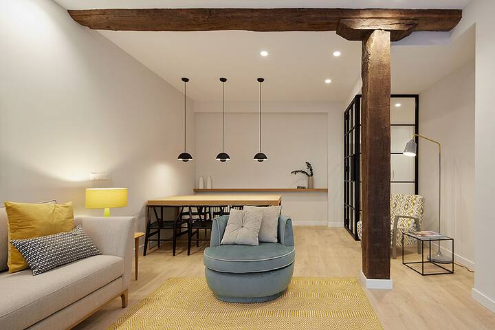Marcial SUITE Central, Modern and NEW gallery image 2