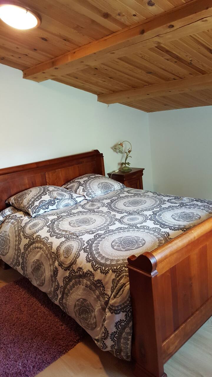 Dormitorio principal en el piso de arriba