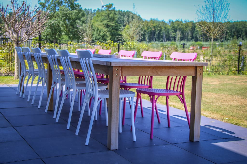 lange tafel voor 12 personen buiten