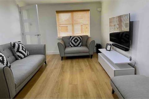 Successful Airbnb property: Modern 4BR | Hot Tub & Garden Room | Sleeps 7 in Wick