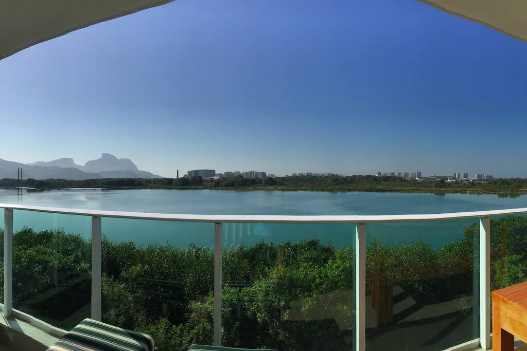 Vista da varanda de frente para Lagoa de Jacarepaguá