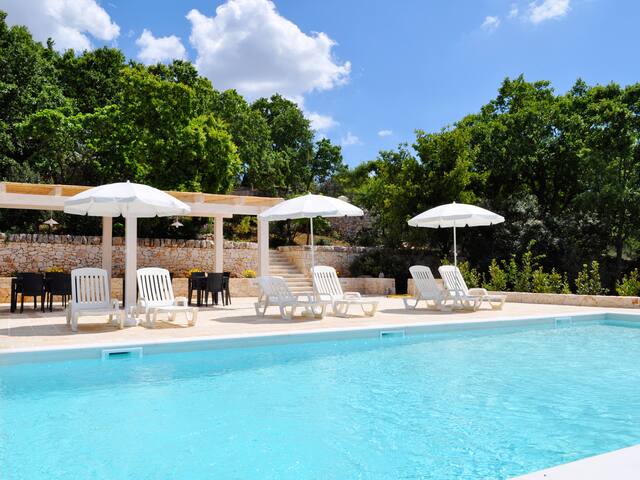 Lamie di Olimpia con giardino e piscina gallery image 2