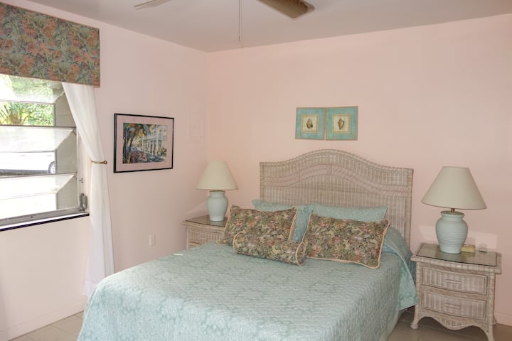  Спалня 3 - бриз от страничния двор