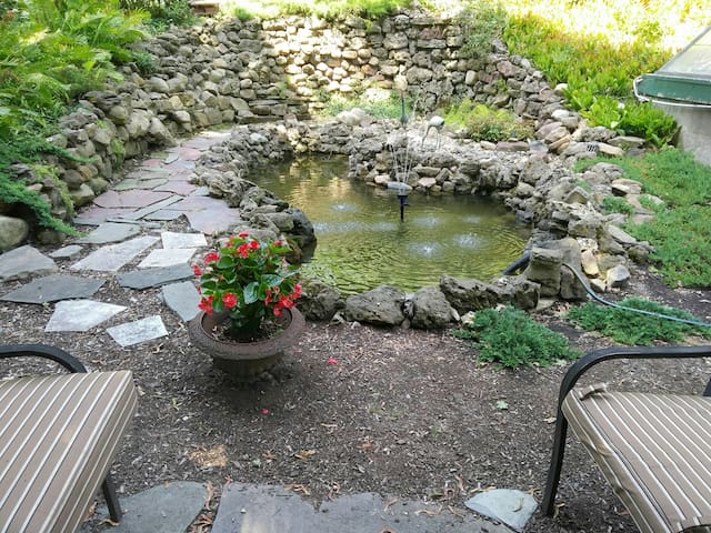 Four Bedroom, Historic Tudor in Maplewood District gallery image 2