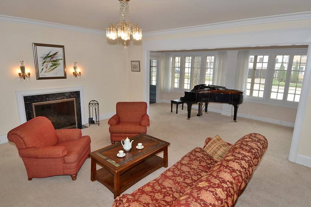 Your living room, with grand piano to play.