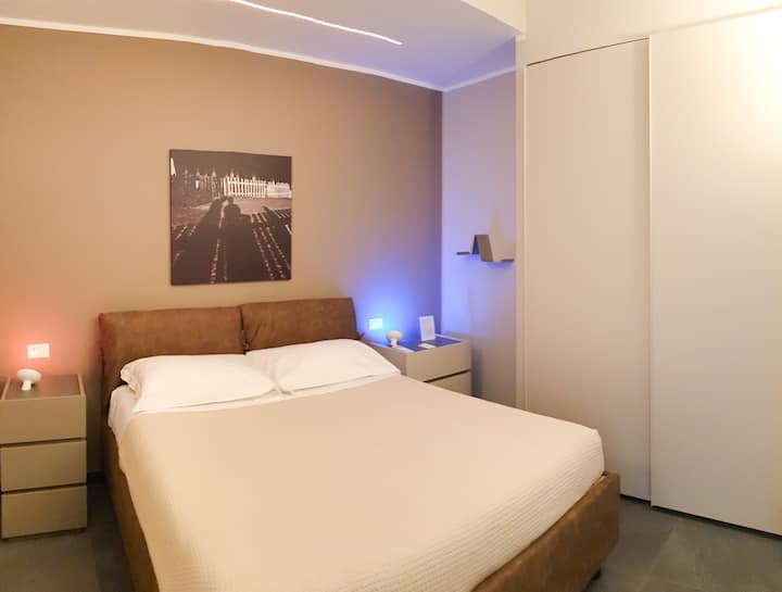 Camera da letto con armadio a muro