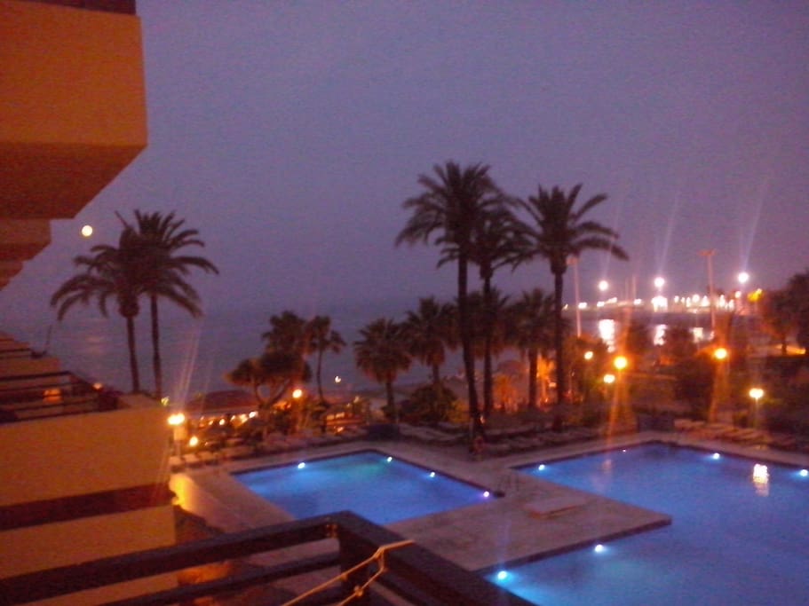 VISTA NOCTURNA DESDE MI TERRAZA