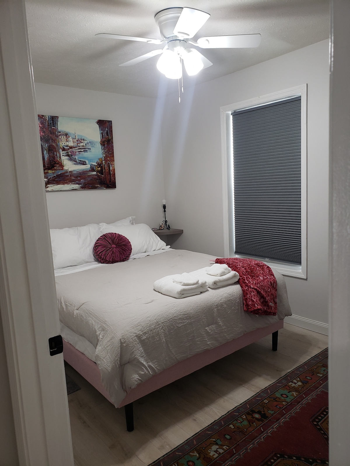 Втора спална соба со брачен кревет