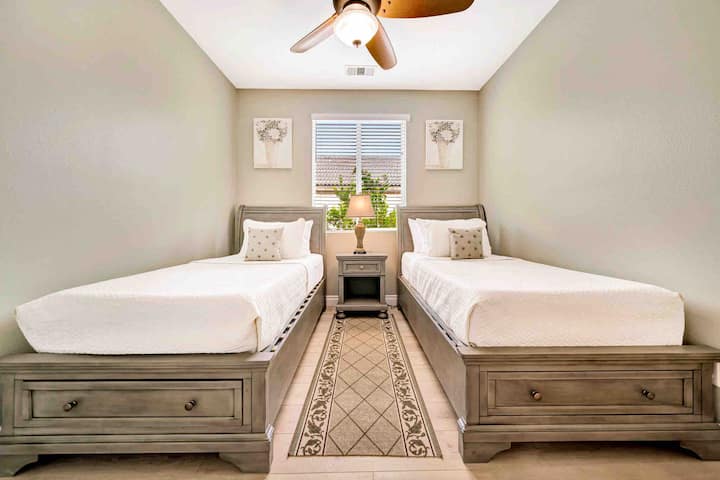 Bedroom #3 / two single beds