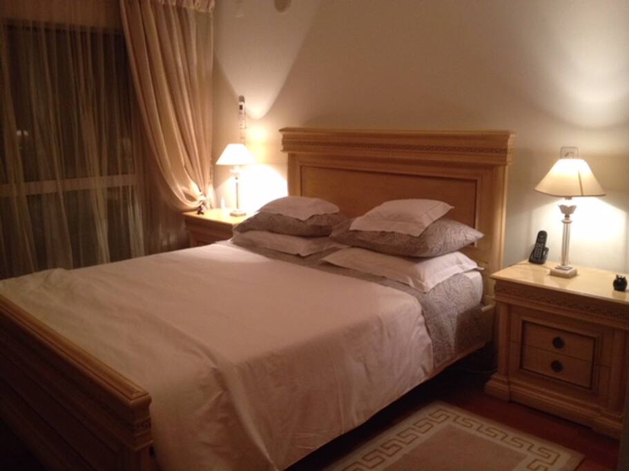 Cama King da Suite com TV Led 48