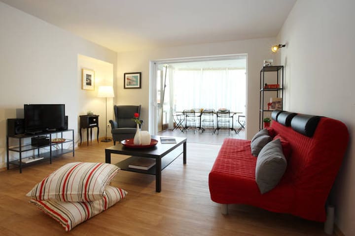 Elegant 5bm-5ba Apt/Acropolis View/Ideal Location gallery image 3