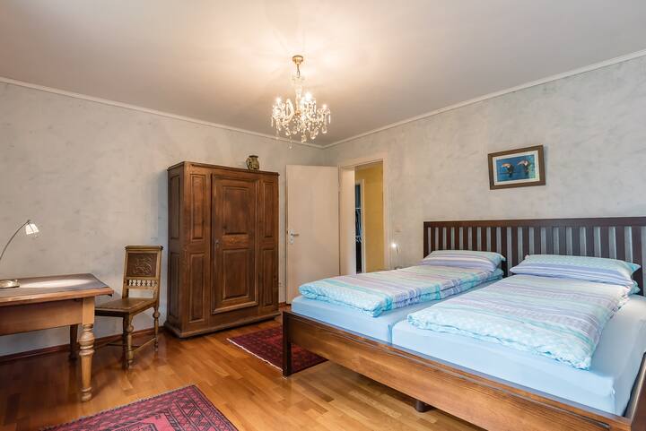 Quiet and Relaxing Rooms with own Bath for 3People