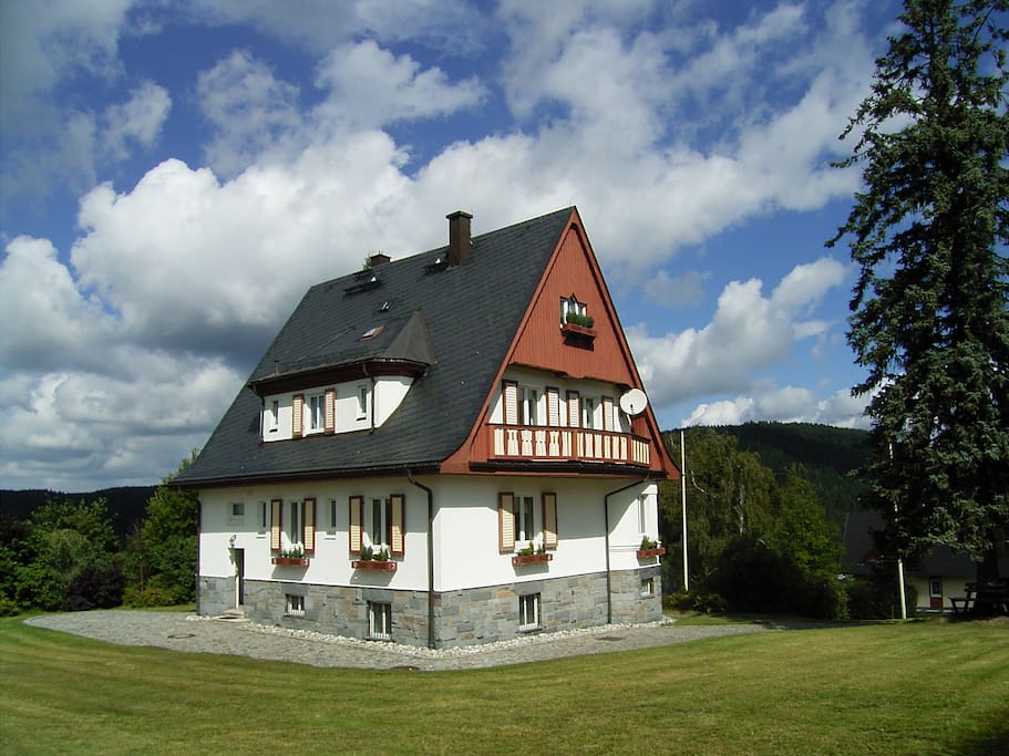 Viel Platz für die ganze Familie oder Urlaub mit Freunden auf über 350qm zu jeder Jahreszeit