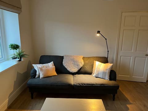 Popular Airbnb listing: Ivy Cottage in Kirklees
