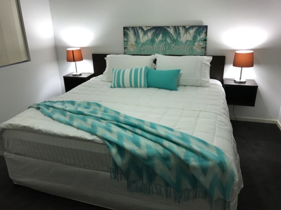 Bedroom 1
New King size bed