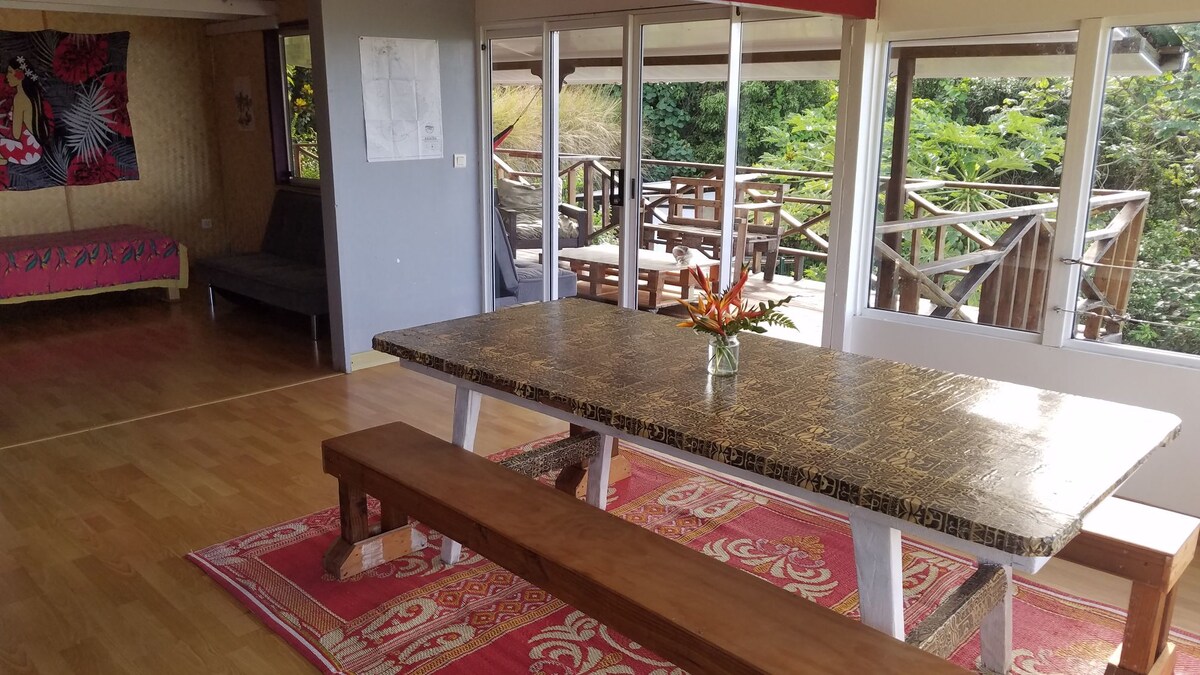 Terrasse avec mobilier extérieur