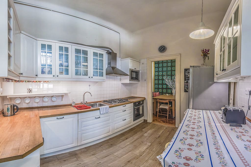 Kitchen comes fully equipped