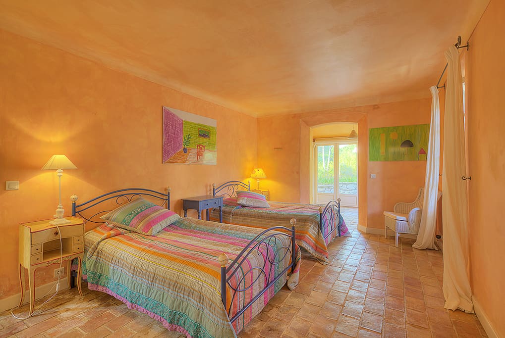 Guest bedroom
