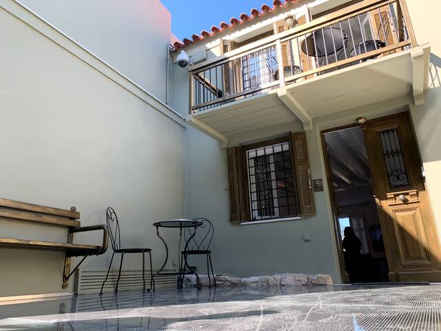 At the Acropolis’ fence gallery image 5