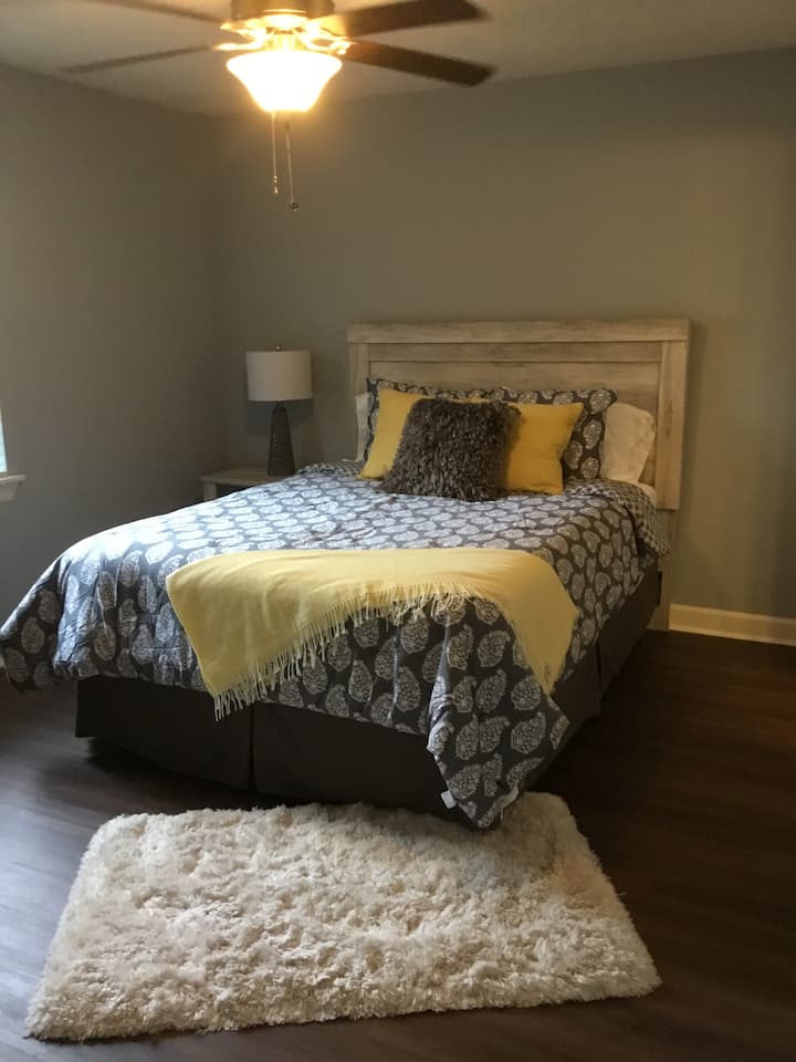 ugradbeni ormar u obje spavaće sobe