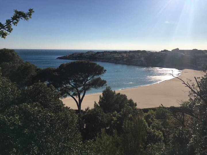 Charming waterfront villa - La Couronne