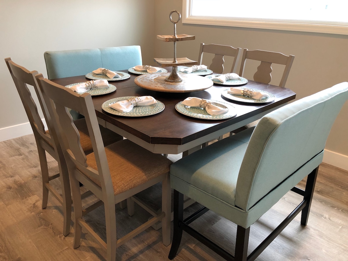 Dining at Mantoloking Oceanfront Beach House in Mantoloking