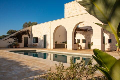 Interior designed 18th Century luxury Villa