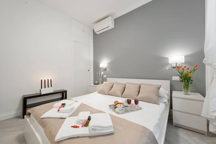 Romantico appartamento in centro TREVI APARTMENT gallery image 2