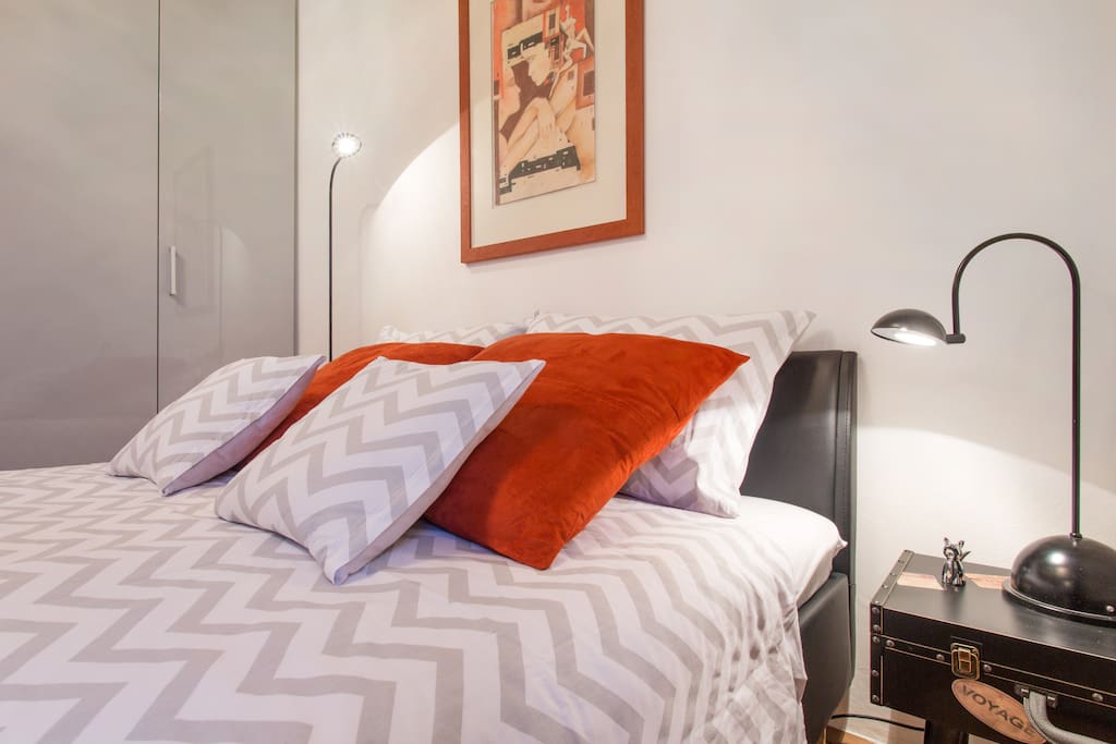 We offer you bed linen, extra pillows and blankets, to have a good night of sleep and to be prepared for the next day's adventures