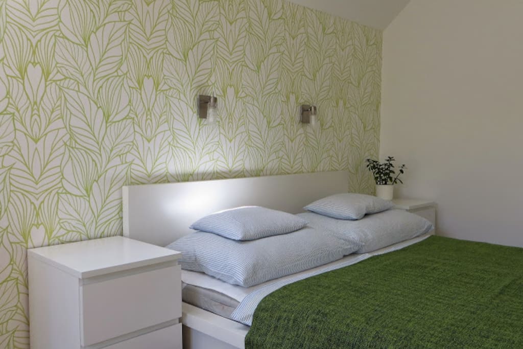 2. Floor - Green Room