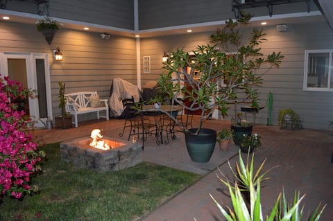 Large 1 Bedroom Flat Near Everything - Beach Close