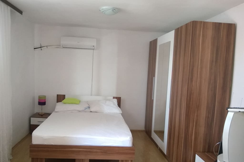 Room with double bed