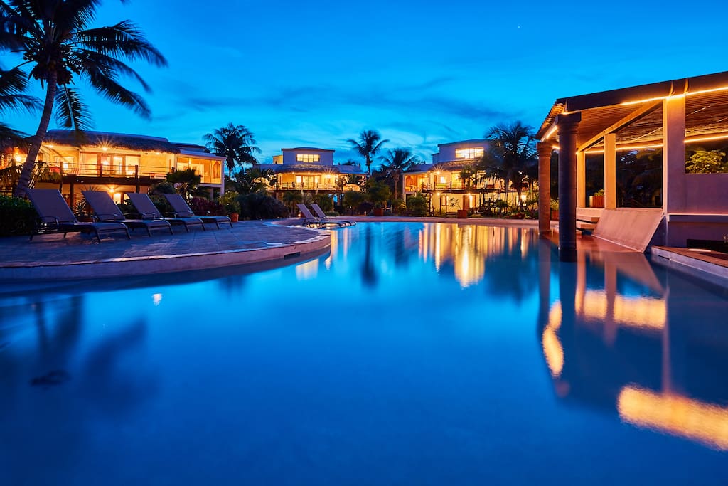 Hotel,Resort,Building,Palm Tree,Tree