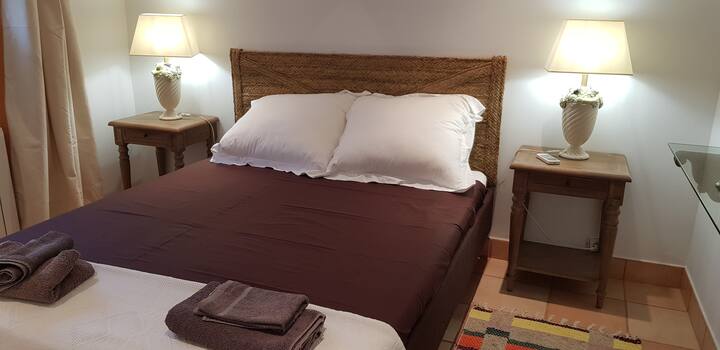 Chumba cha kulala 2 chenye kiyoyozi