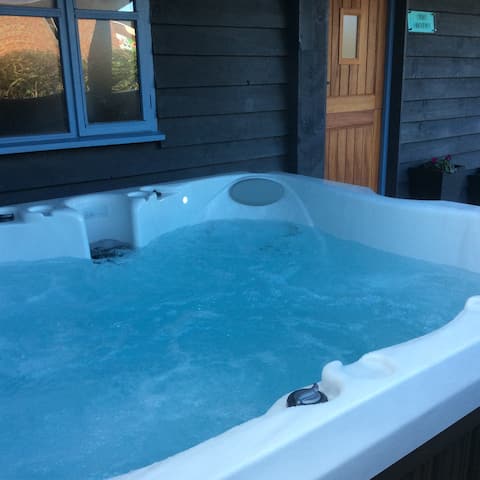The Bothy 
Couples Hot Tub Escape