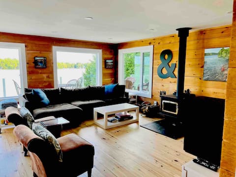 Top performing Airbnb: Lake Eugenia Renovated Waterfront Cottage in Grey Highlands