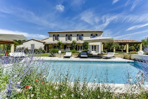 Luxurious Provencal Bastide near Aix