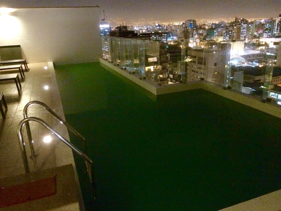 Swimming pool in the 24th floor with a great view of Miraflores.