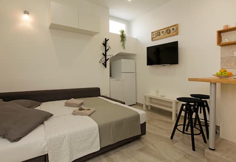 Mini studio apartman Vela Luka 17m2