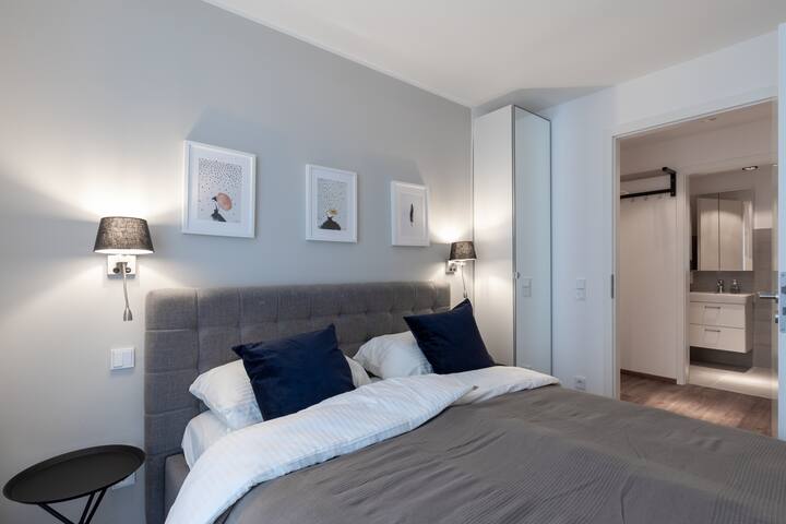 Luxury – 2-bedroom apartment in Munich city center gallery image 3