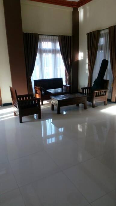 Ruang Tengah lantai 1