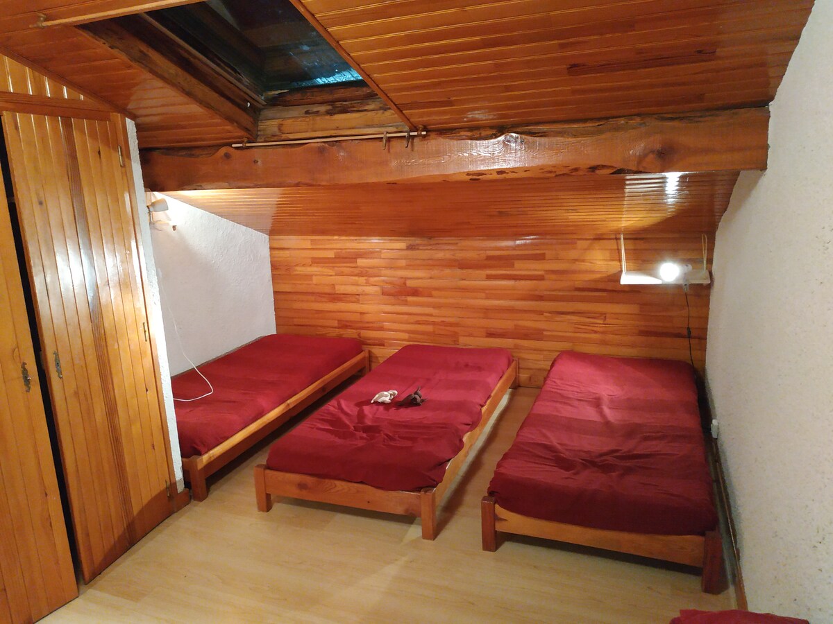 غرفة النوم - 3 أسرّة