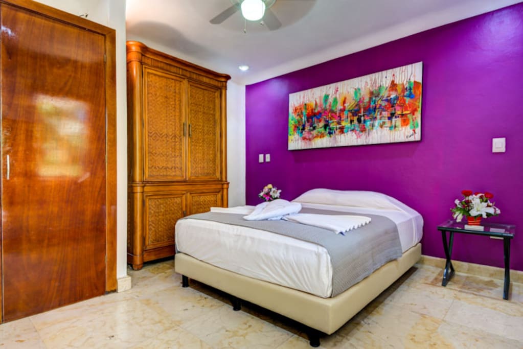 Master Suite - King Size Bed
