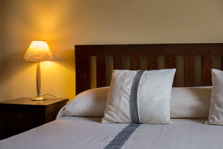 ️ Camere: Stanze da letto spaziose,  curate  silenziose e confortevoli, progettate per garantire il massimo comfort