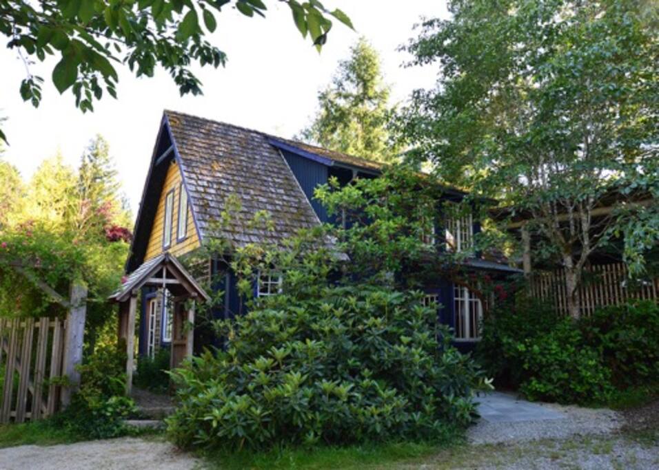 Entry to Indigo Cottage