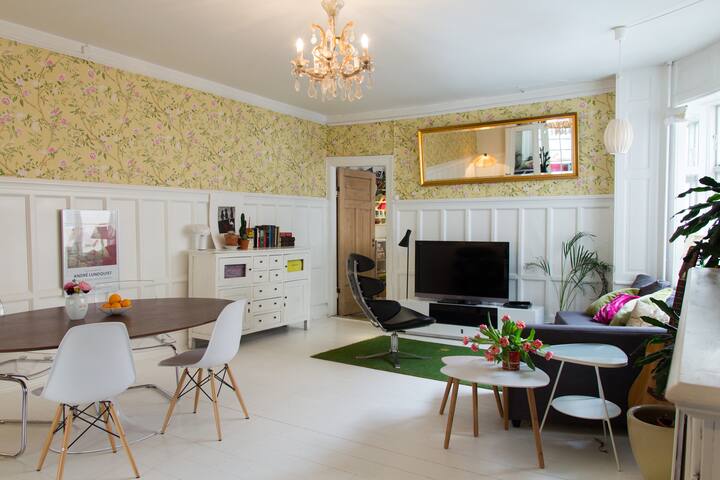 150 m2 cityflat in latin-quarter gallery image 2