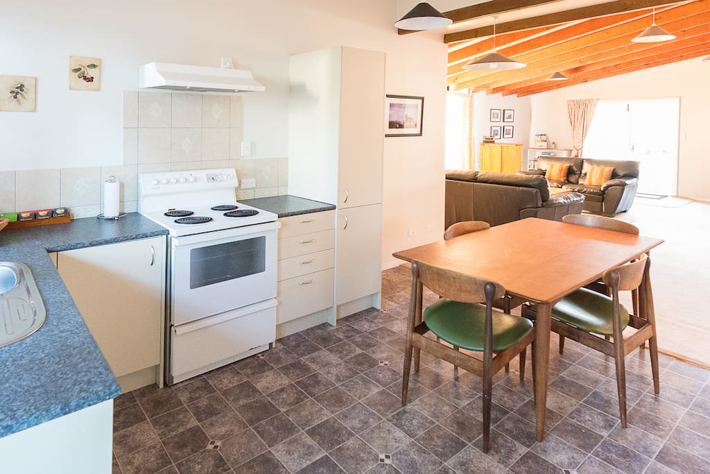 Kitchen/ Dining