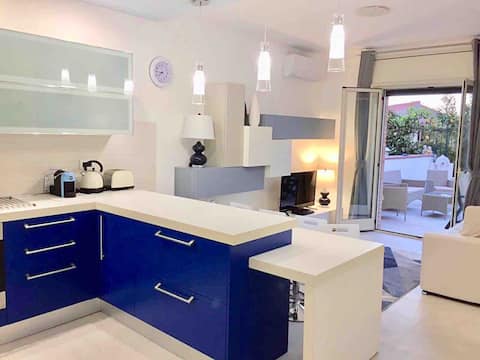 Suite with Terrace 200 meters from the sea
