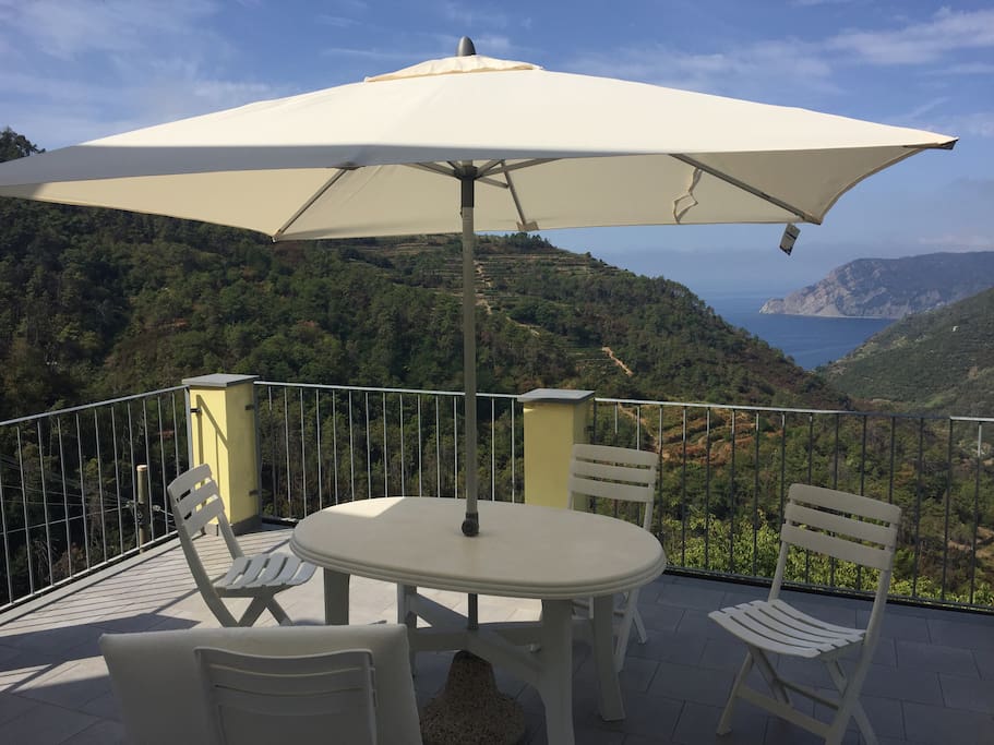 25 sq.m terrace with outdoor dining table & view