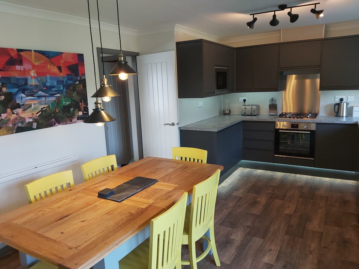 A beautiful home on the stunning Pentire, Newquay Houses for Rent in